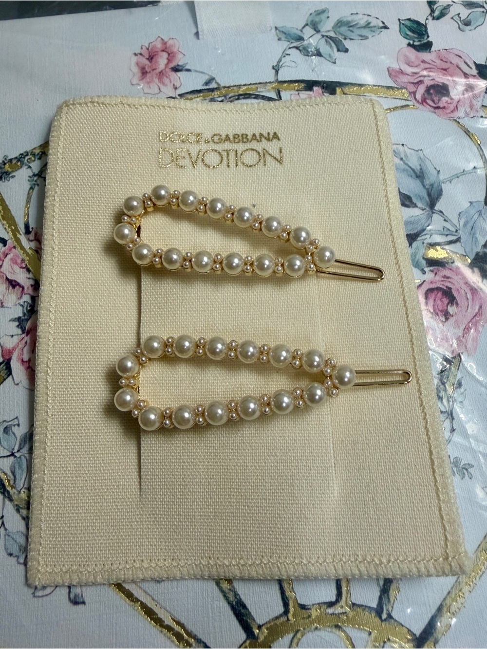 Dolce & Gabbana Pearl-Trim Gold Devotion Hair Clips - Cream/Gold